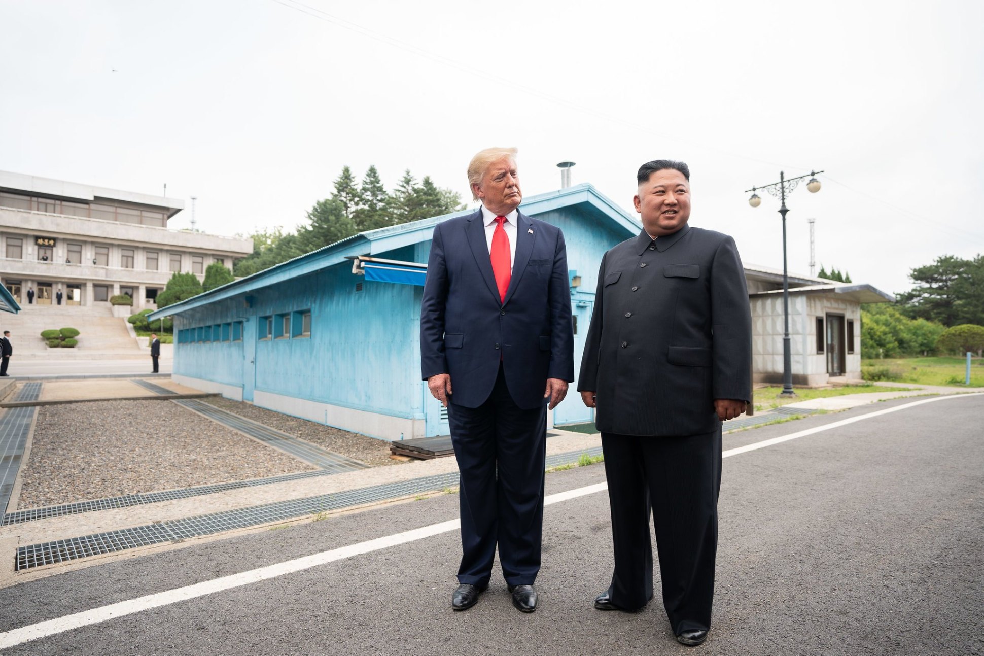 Trump ordonă reducerea exercițiilor militare SUA-Coreea de Sud, invocând relația sa cu Kim Jong Un Trump ordonă reducerea exercițiilor militare SUA-Coreea de Sud, invocând relația sa cu Kim Jong Un
