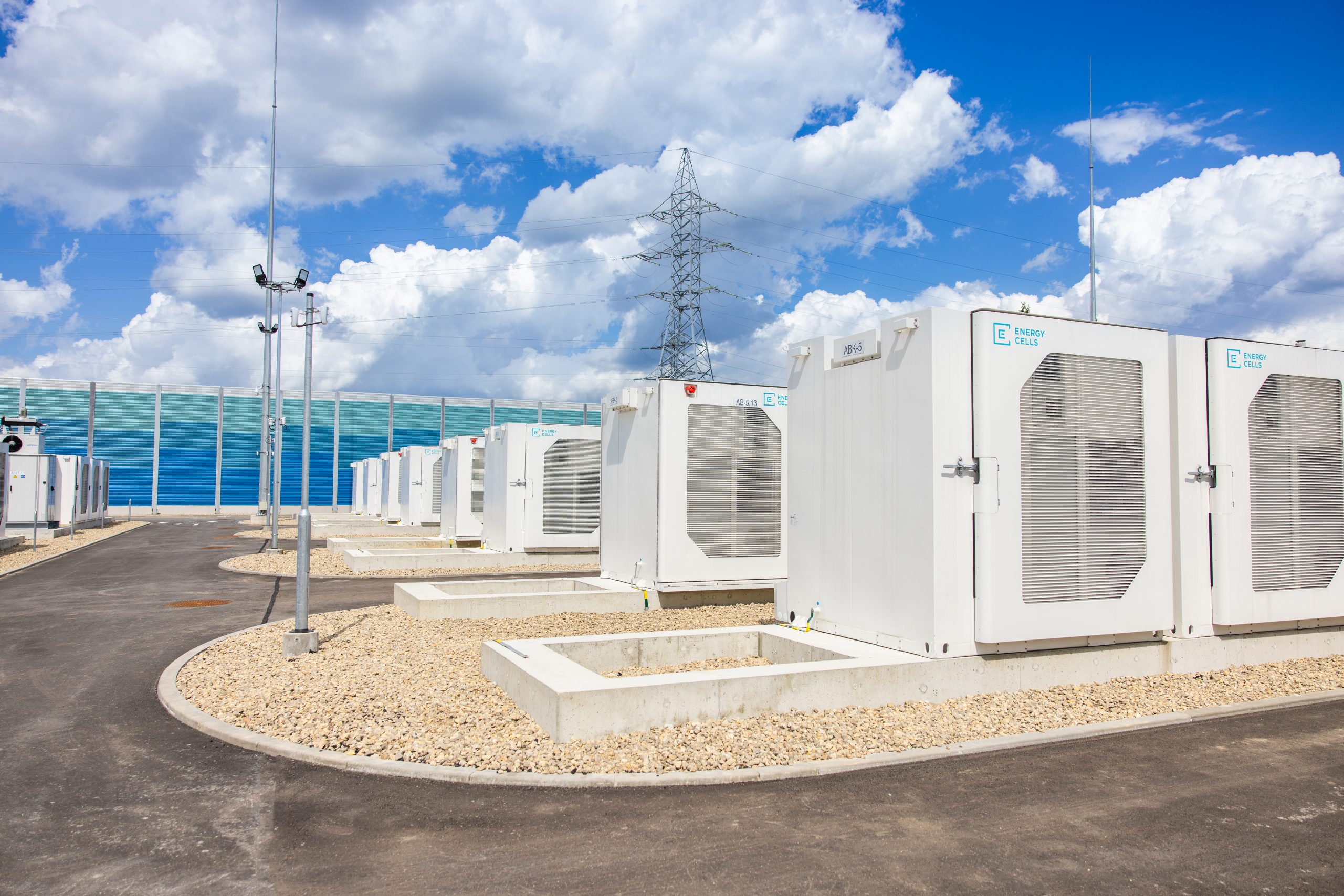 Comisia Europeană acceptă solicitarea Italiei: Statele UE vor putea utiliza derogările din Pactul de Stabilitate și pentru investițiile în securitate energetică Comisia Europeană acceptă solicitarea Italiei: Statele UE vor putea utiliza derogările din Pactul de Stabilitate și pentru investițiile în securitate energetică