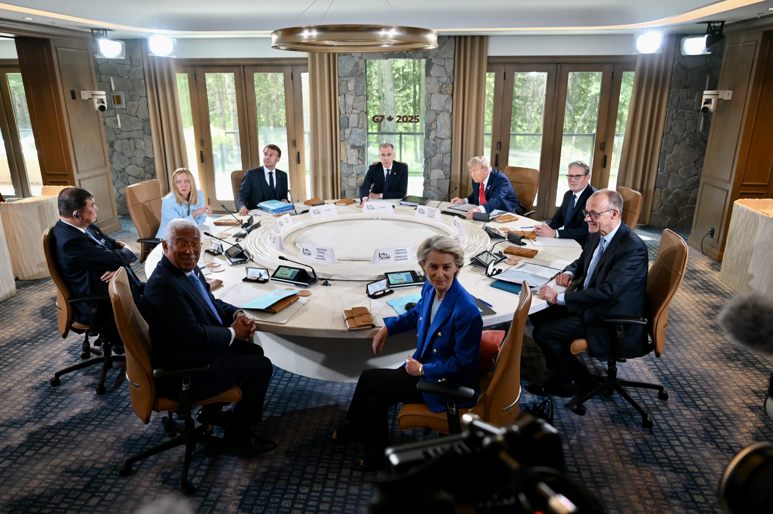 Liderii G7 pregătesc noi măsuri pentru a-l aduce pe Putin la masa negocierilor, afirmă Ursula von der Leyen Liderii G7 pregătesc noi măsuri pentru a-l aduce pe Putin la masa negocierilor, afirmă Ursula von der Leyen