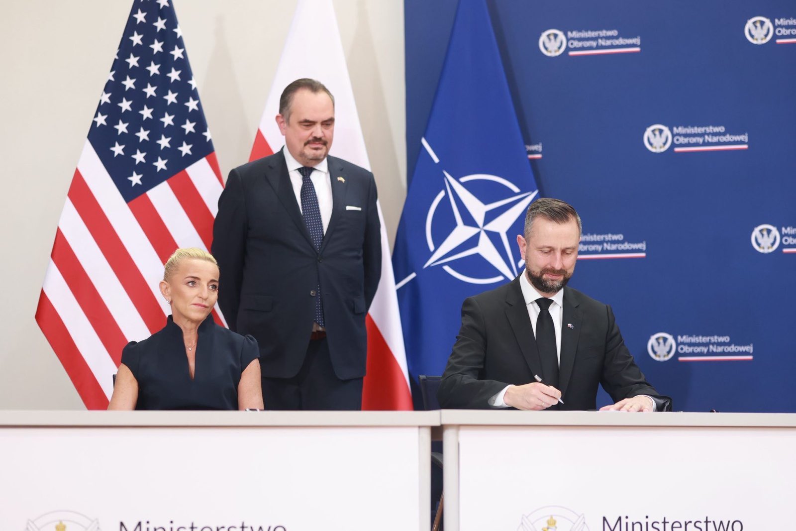 Polonia estimează la circa 3,8 mld. de euro investiția într-o bază permanentă pentru 5.000 de militari americani. Decizia SUA este așteptată în decembrie Polonia estimează la circa 3,8 mld. de euro investiția într-o bază permanentă pentru 5.000 de militari americani. Decizia SUA este așteptată în decembrie