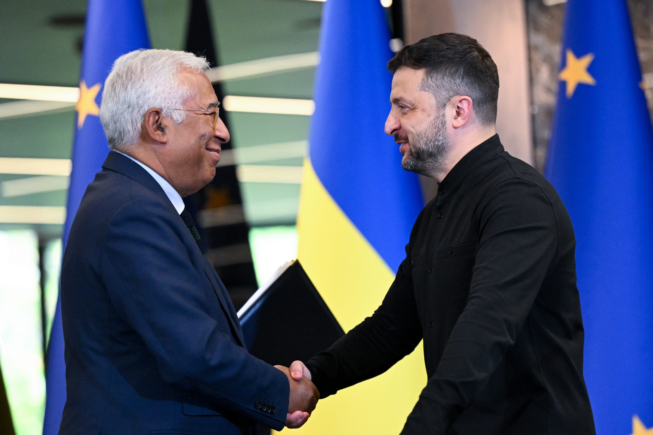 Zelenski a discutat cu Antonio Costa despre sprijinul financiar pentru Ucraina și deschiderea următoarelor clustere de negociere pentru aderarea la UE Zelenski a discutat cu Antonio Costa despre sprijinul financiar pentru Ucraina și deschiderea următoarelor clustere de negociere pentru aderarea la UE