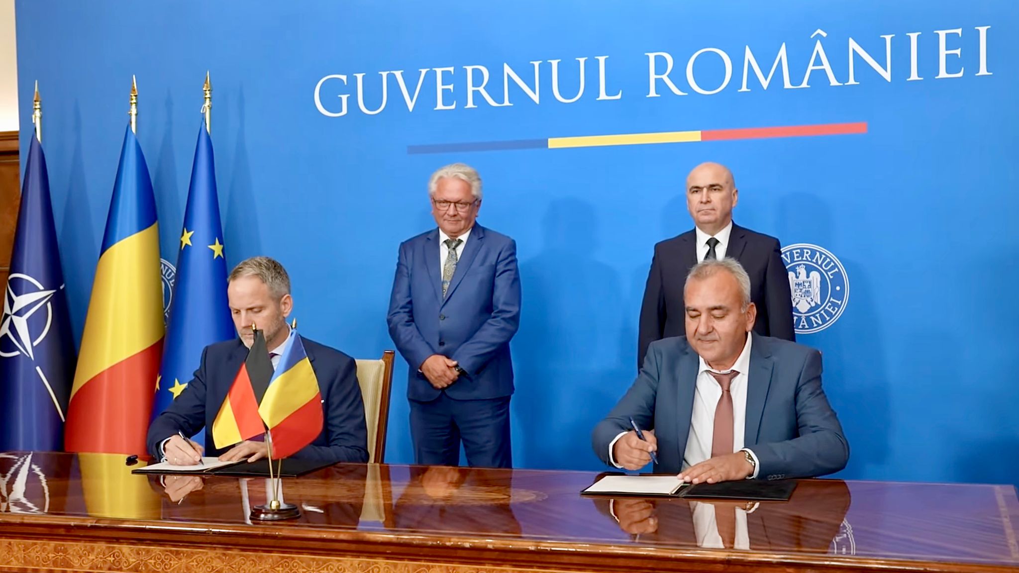 Gigantul german Rheinmetall va investi peste 500 de milioane de euro în industria de apărare a României. Bolojan: România se profilează ca jucător cu potențial în industria de apărare din sud-estul Europei Gigantul german Rheinmetall va investi peste 500 de milioane de euro în industria de apărare a României. Bolojan: România se profilează ca jucător cu potențial în industria de apărare din sud-estul Europei