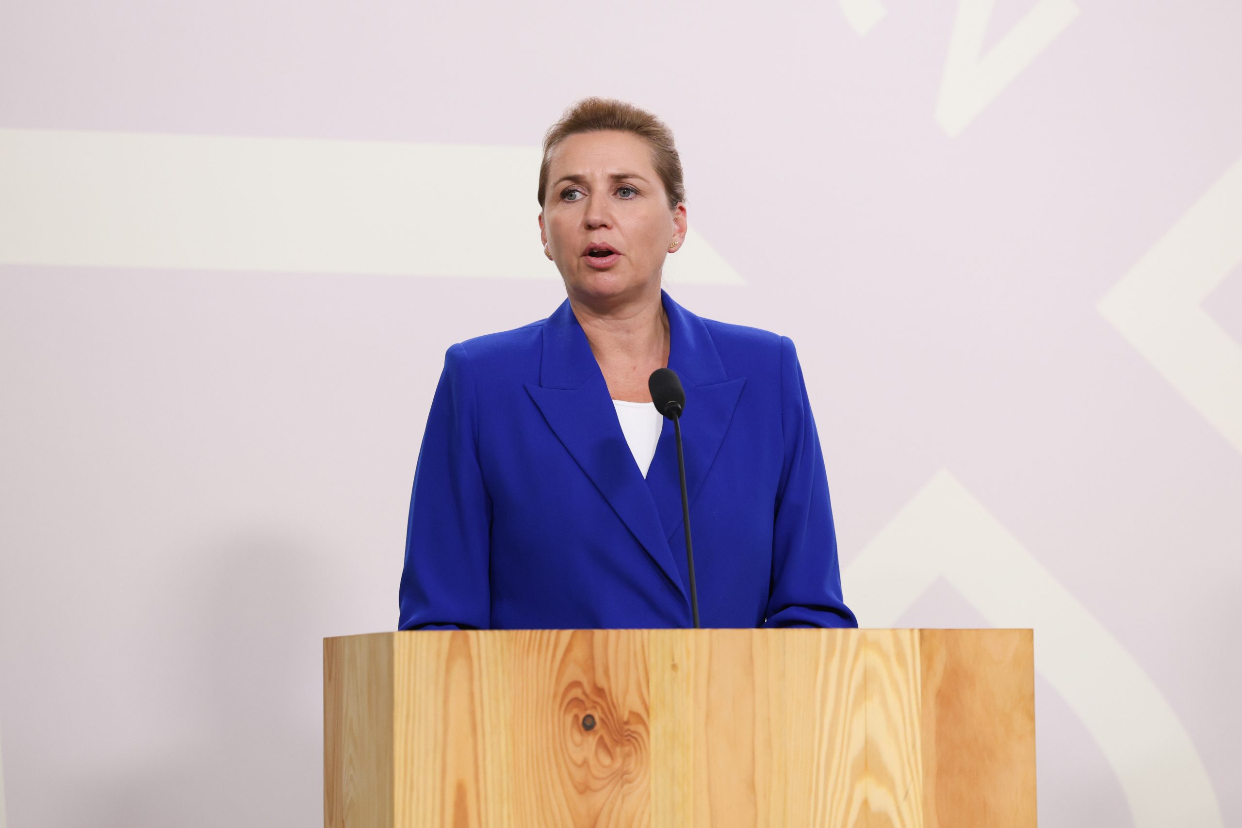 „Groenlanda nu este de vânzare”, reiterează premierul danez Mette Frederiksen după declarațiile belicoase ale lui Trump „Groenlanda nu este de vânzare”, reiterează premierul danez Mette Frederiksen după declarațiile belicoase ale lui Trump