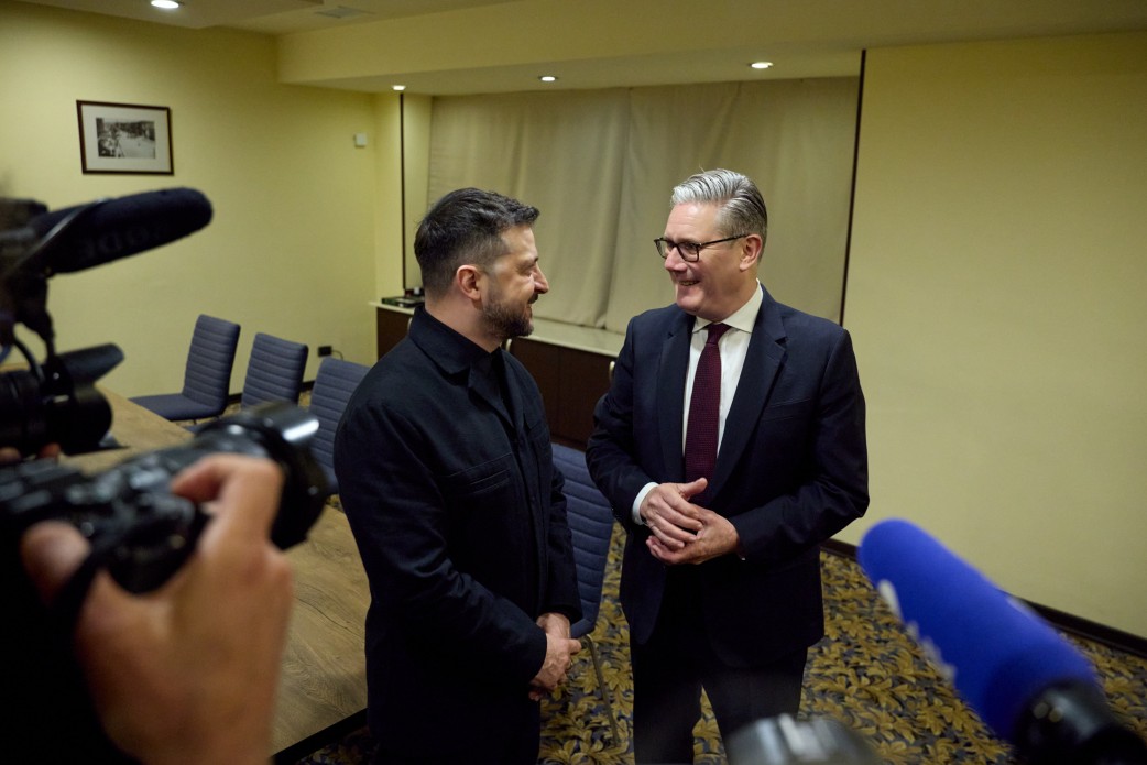 Zelenski anunță că Ucraina este pregătită pentru următoarea rundă de negocieri cu Rusia și îndeamnă Europa să dezvolte un sistem comun de apărare aeriană Zelenski anunță că Ucraina este pregătită pentru următoarea rundă de negocieri cu Rusia și îndeamnă Europa să dezvolte un sistem comun de apărare aeriană
