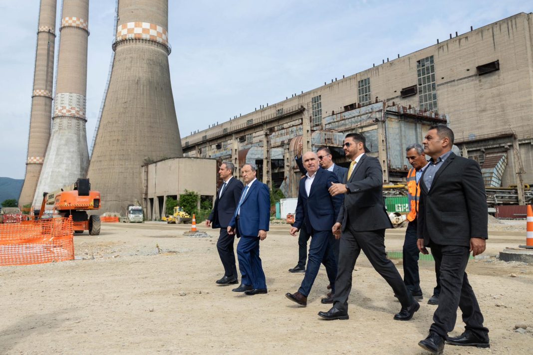 Ilie Bolojan, în vizită la centrala de la Mintia: „România are nevoie de investiții serioase în energie, de capacități noi de producție și de infrastructură modernă” Ilie Bolojan, în vizită la centrala de la Mintia: „România are nevoie de investiții serioase în energie, de capacități noi de producție și de infrastructură modernă”