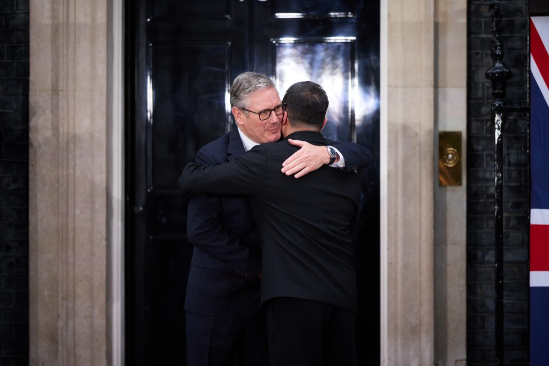 Zelenski îi mulțumește lui Keir Starmer pentru sprijinul acordat Ucrainei și pentru deciziile care „au contribuit la consolidarea Europei” Zelenski îi mulțumește lui Keir Starmer pentru sprijinul acordat Ucrainei și pentru deciziile care „au contribuit la consolidarea Europei”