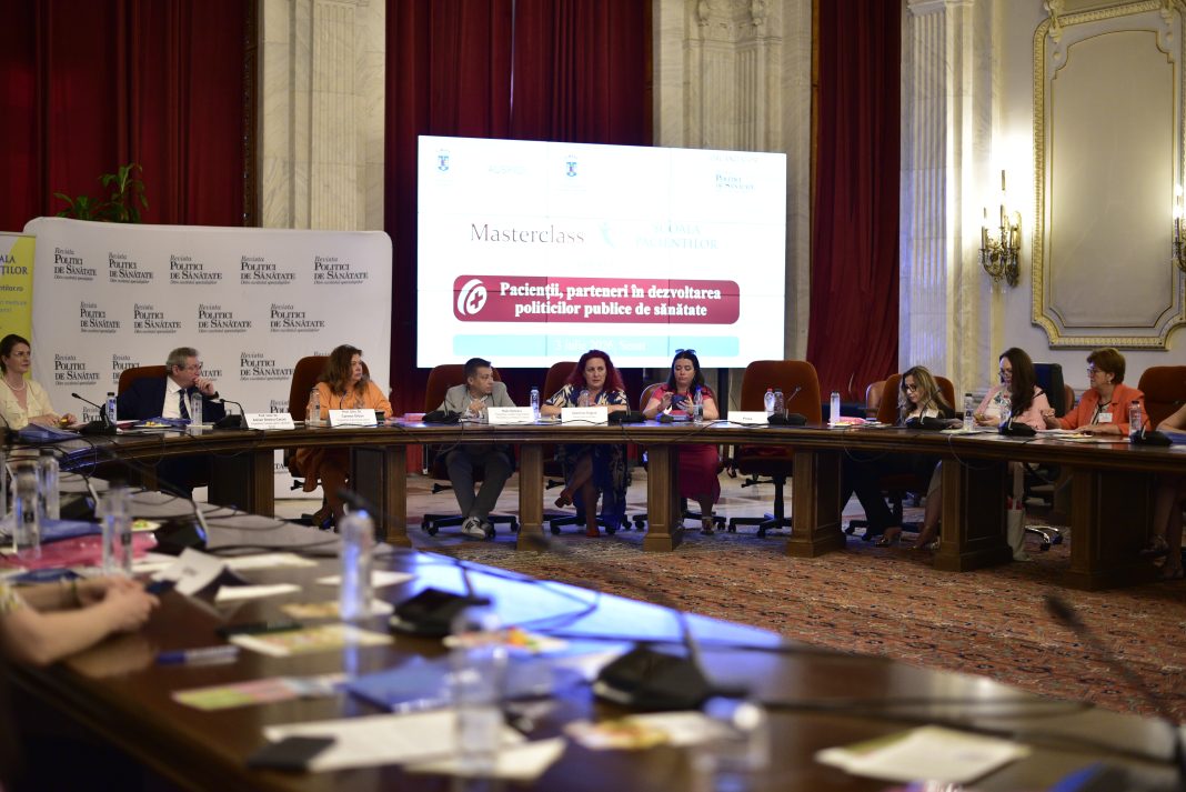 Asociații de pacienți din România, în dialog cu reprezentanți ai Senatului la Masterclass Școala Pacienților. Noua lege a Sănătății, încă în lucru Asociații de pacienți din România, în dialog cu reprezentanți ai Senatului la Masterclass Școala Pacienților. Noua lege a Sănătății, încă în lucru