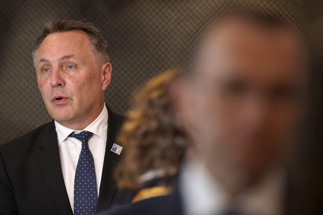 Ministrul norvegian al Apărării răspunde declarațiilor lui Trump privind Groenlanda: Depunem deja eforturi concrete pentru securitatea Arcticii Ministrul norvegian al Apărării răspunde declarațiilor lui Trump privind Groenlanda: Depunem deja eforturi concrete pentru securitatea Arcticii