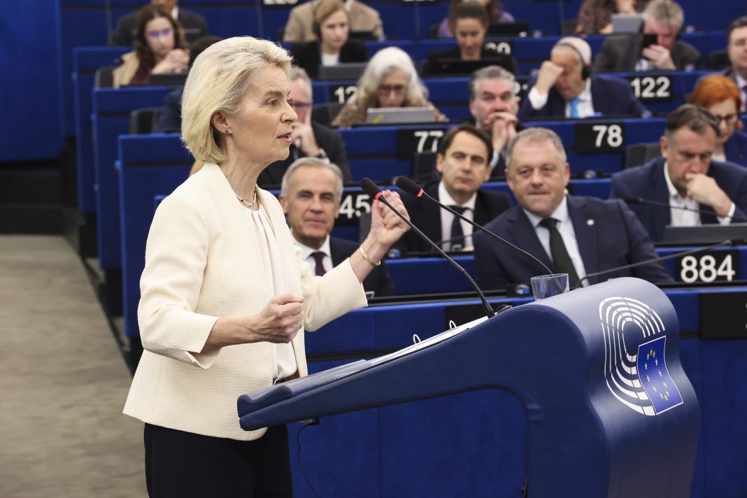 SOTEU 2026. Ursula von der Leyen recunoaște importanța AI pentru economia și securitatea Europei, dar atrage atenția asupra riscurilor: Trebuie să găsim un echilibru între posibilități și riscuri SOTEU 2026. Ursula von der Leyen recunoaște importanța AI pentru economia și securitatea Europei, dar atrage atenția asupra riscurilor: Trebuie să găsim un echilibru între posibilități și riscuri