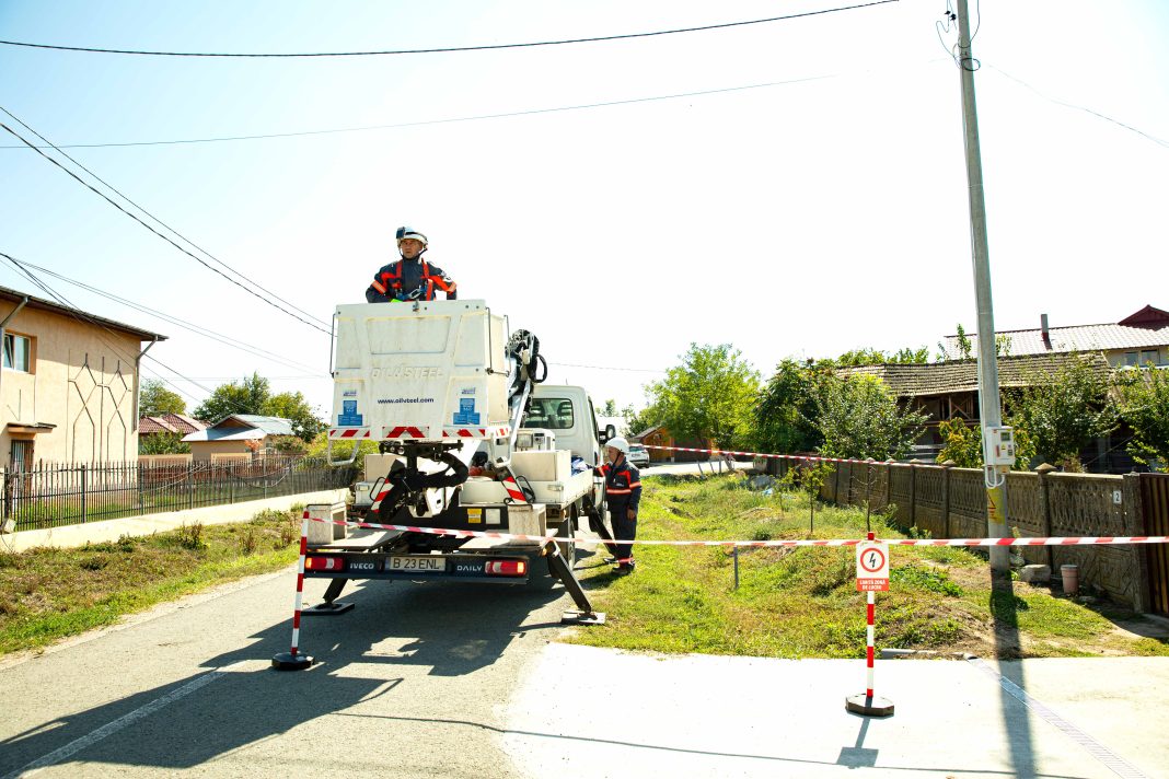 Rețele Electrice România a lansat o licitație de peste 156 de milioane de lei pentru autovehicule cu platformă de lucru la înălțime Rețele Electrice România a lansat o licitație de peste 156 de milioane de lei pentru autovehicule cu platformă de lucru la înălțime