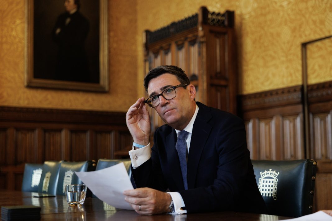 Premierul britanic Andy Burnham nu exclude ca laburiștii să propună revenirea Regatului Unit în UE la viitoarele alegeri Premierul britanic Andy Burnham nu exclude ca laburiștii să propună revenirea Regatului Unit în UE la viitoarele alegeri