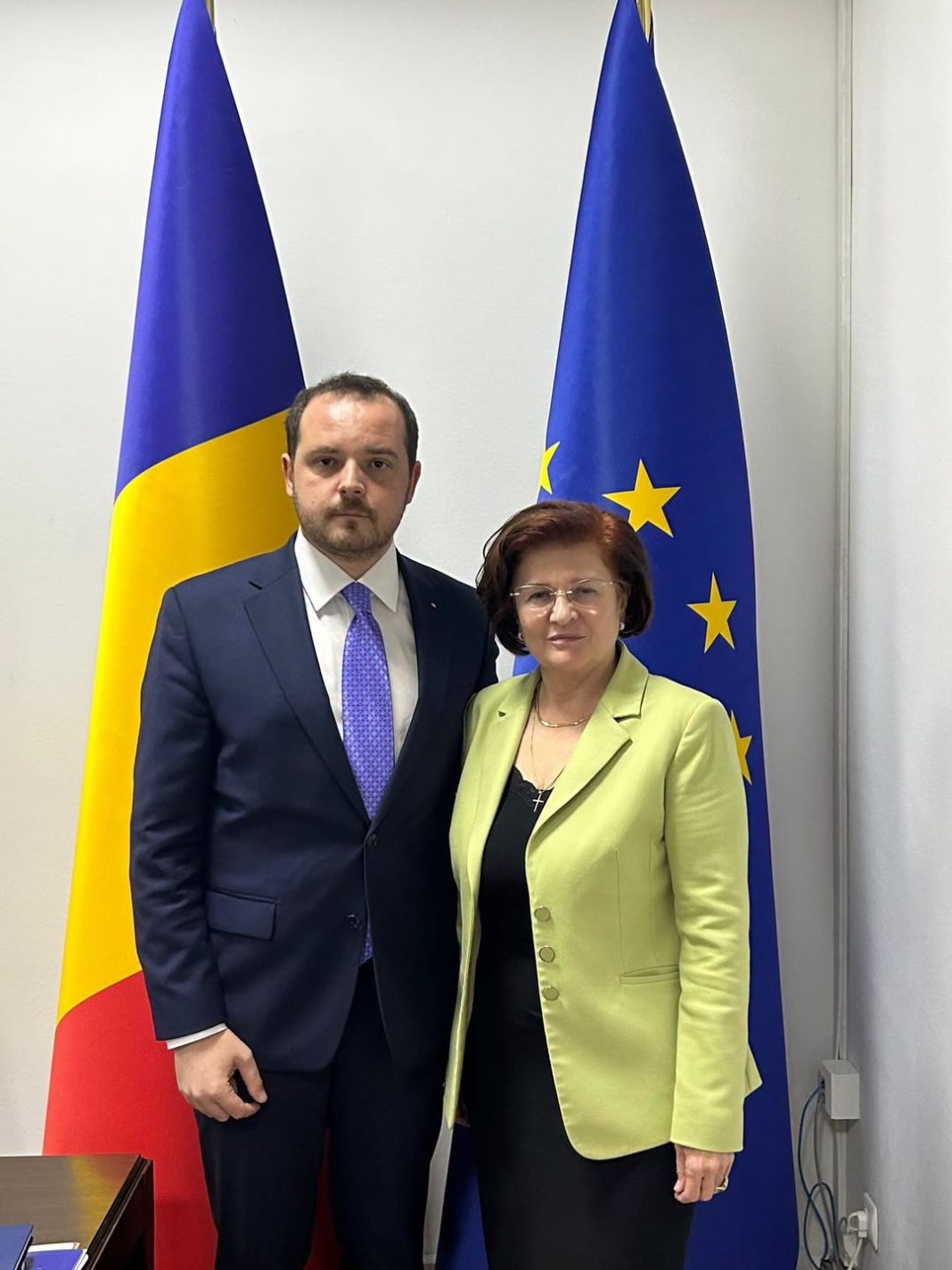 Președinta CMR a discutat cu ministrul Sănătății despre crearea unui grup de lucru instituțional pentru elaborarea unei noi legi în domeniul malpraxisului Președinta CMR a discutat cu ministrul Sănătății despre crearea unui grup de lucru instituțional pentru elaborarea unei noi legi în domeniul malpraxisului