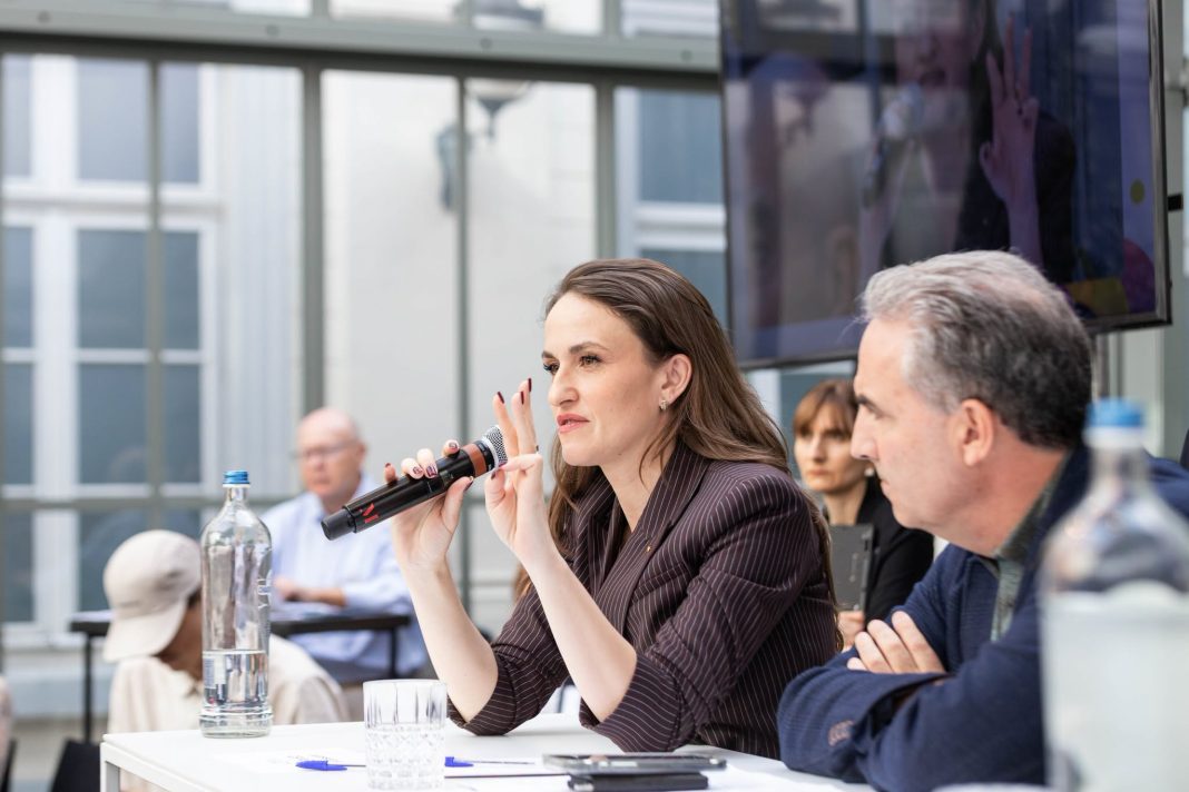 Oana Țoiu, la State of Europe 2026: Extinderea UE este și un test pentru Uniune, iar piața unică poate permite Europei să avanseze în ritmul capitalului, inovării și încrederii Oana Țoiu, la State of Europe 2026: Extinderea UE este și un test pentru Uniune, iar piața unică poate permite Europei să avanseze în ritmul capitalului, inovării și încrederii