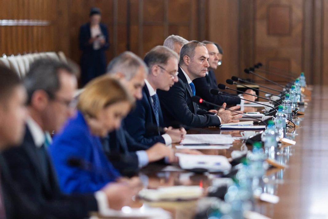Nazare: Propunerile companiilor românești vor fi avute în vedere la pregătirea bugetului pentru 2027 și aplicarea măsurilor de relansare economică Nazare: Propunerile companiilor românești vor fi avute în vedere la pregătirea bugetului pentru 2027 și aplicarea măsurilor de relansare economică