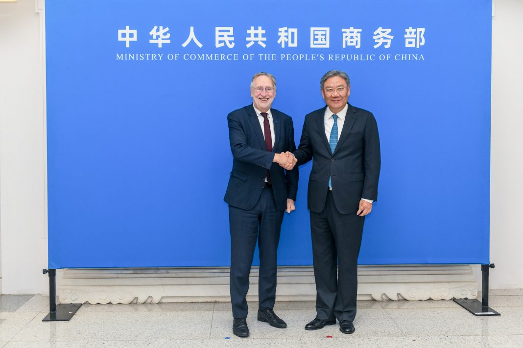 Parlamentul European cere intensificarea dialogului UE-China pentru reducerea dezechilibrelor comerciale și consolidarea încrederii Parlamentul European cere intensificarea dialogului UE-China pentru reducerea dezechilibrelor comerciale și consolidarea încrederii