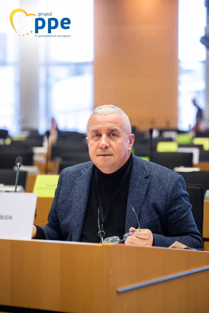Daniel Buda: Programul „Lapte și fructe în școli” continuă după 2027. Ca raportor PPE, susțin extinderea programului pentru a include și o masă caldă Daniel Buda: Programul „Lapte și fructe în școli” continuă după 2027. Ca raportor PPE, susțin extinderea programului pentru a include și o masă caldă